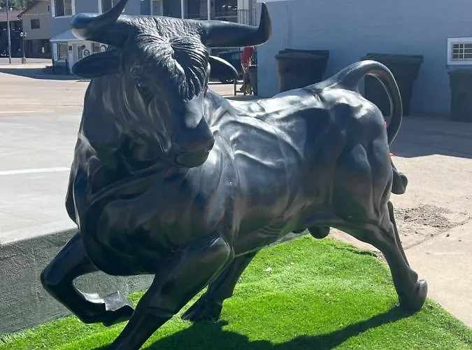El Rancho 3*