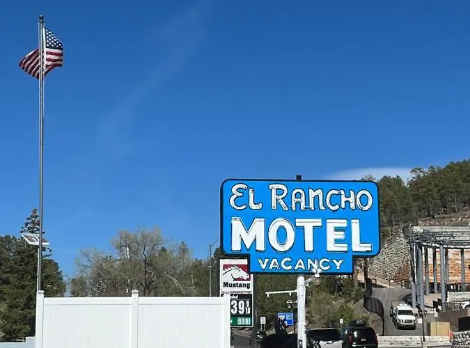 Motel El Rancho 3*
