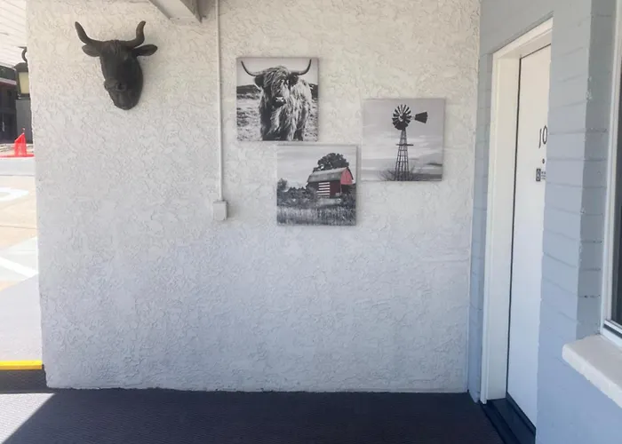 El Rancho Motel 3*