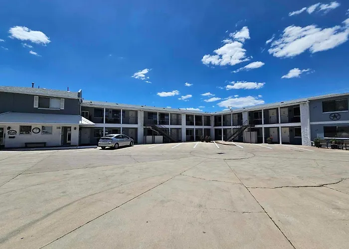 Motel El Rancho 3*